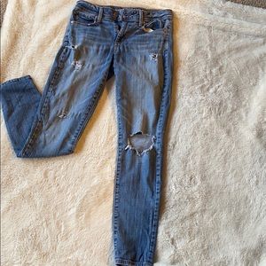 Distressed American Eagle Jeans 🦅
